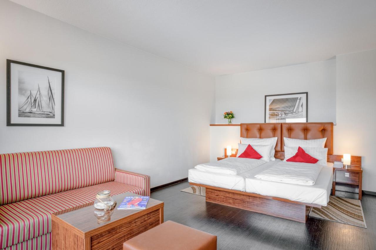 Ferienwohnung Yachtclub ティメンドルファー・シュトラント エクステリア 写真